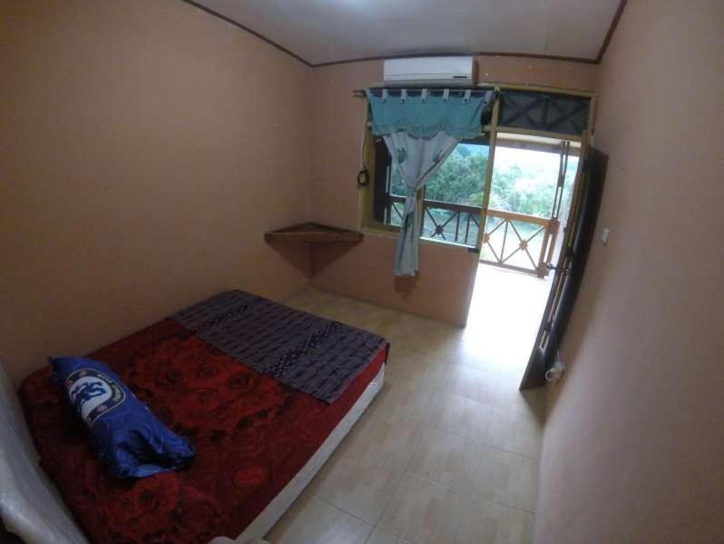 Supersuck Hotel Maluk Esterno foto
